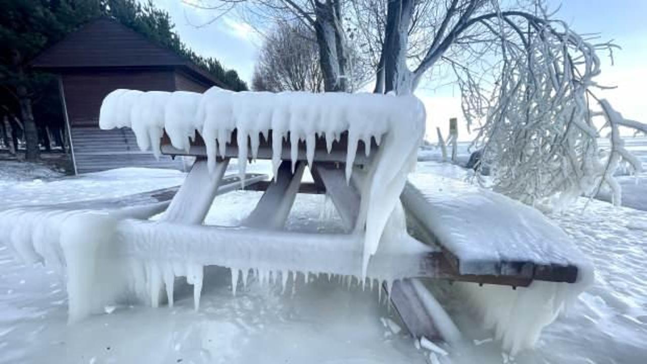 Ardahan G&ouml;le'de termometreler gece eksi 24'&uuml; g&ouml;sterdi