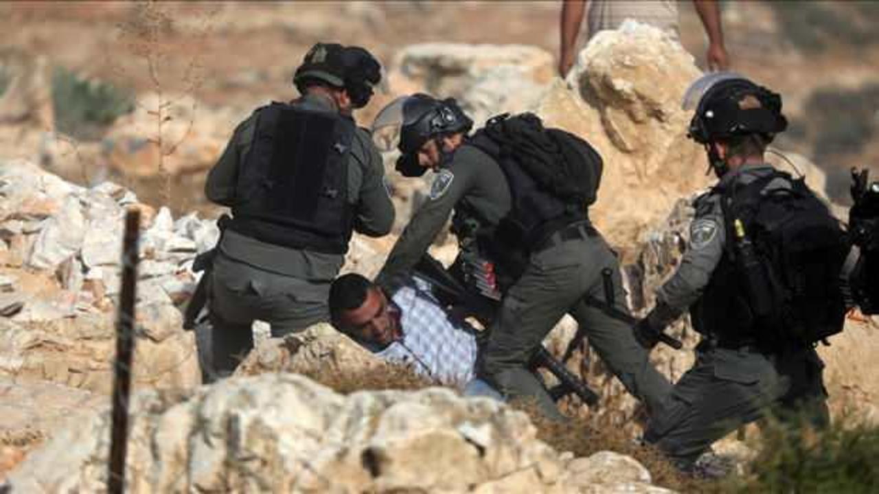 Batı Şeria'nın &ccedil;eşitli kentlerine baskın!  12 Filistinli g&ouml;zaltında!