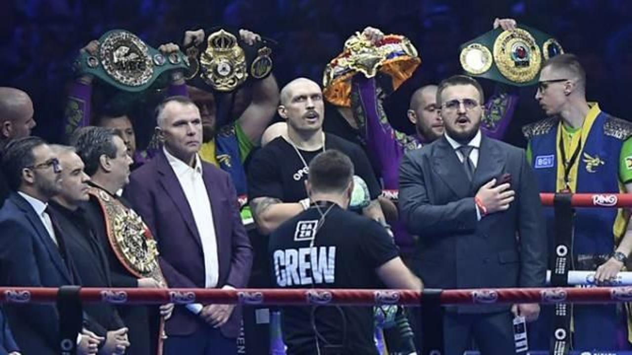 Boksta tarihi gece! 190 milyon dolarlık rövanşta şampiyon kemerlerini korudu