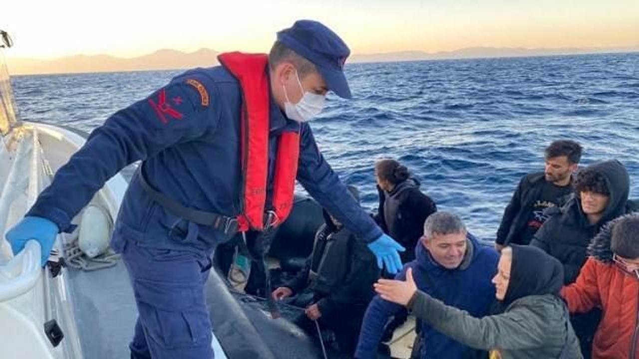 Ölüme sürüklenen göçmenlere, Sahil Güvenlik'ten yardım eli