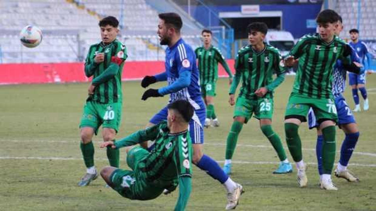 Sakarya'yı saf dışı bırakan Erzurum gruplarda!