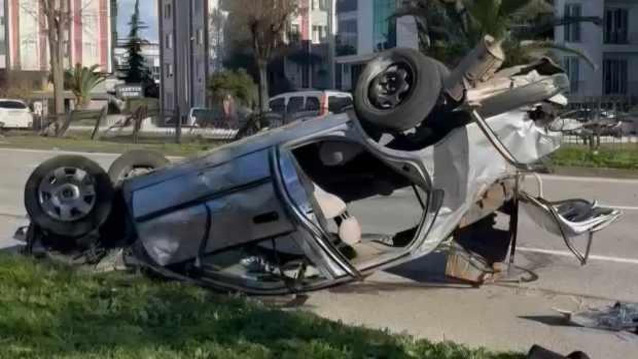 Samsun'da otomobil demir korkuluklara &ccedil;aptı: Yaralılar var!