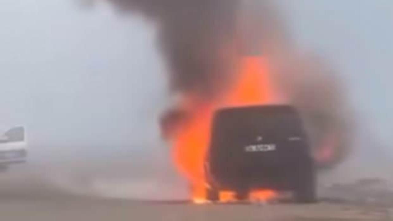 Seyir halindeki cip yandı!