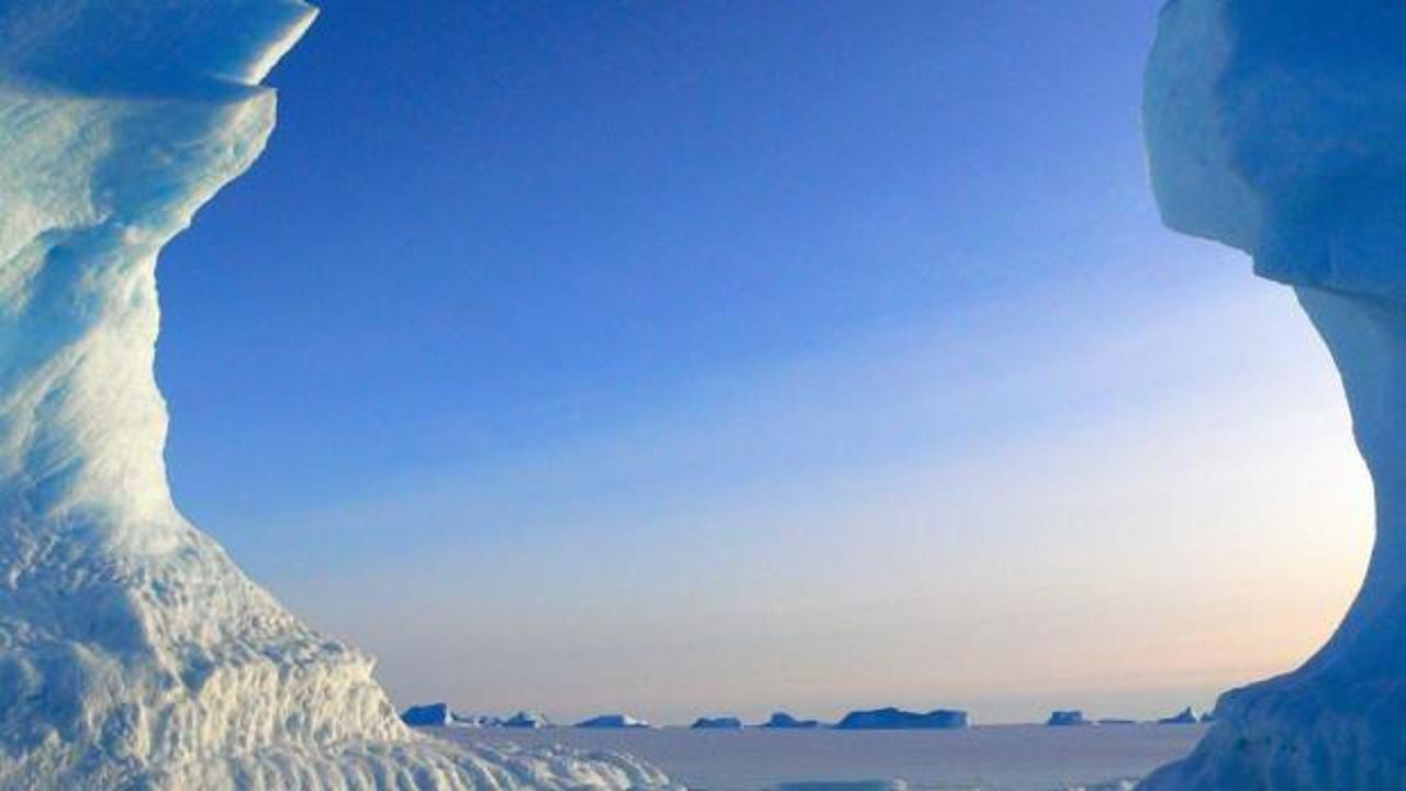 Uçaklar, Antarktika kıtasının üzerinden neden geçmez?