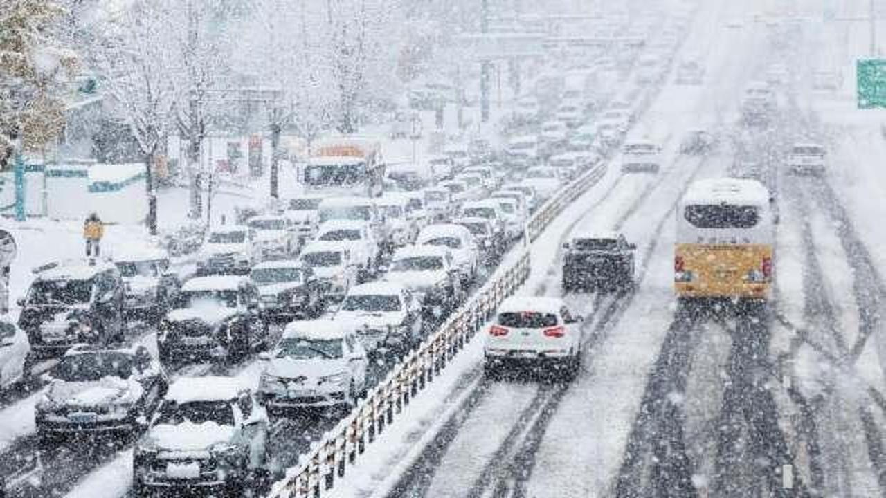 Güney Kore'de kar fırtınası etkili oldu: 2 kişi hayatını kaybetti