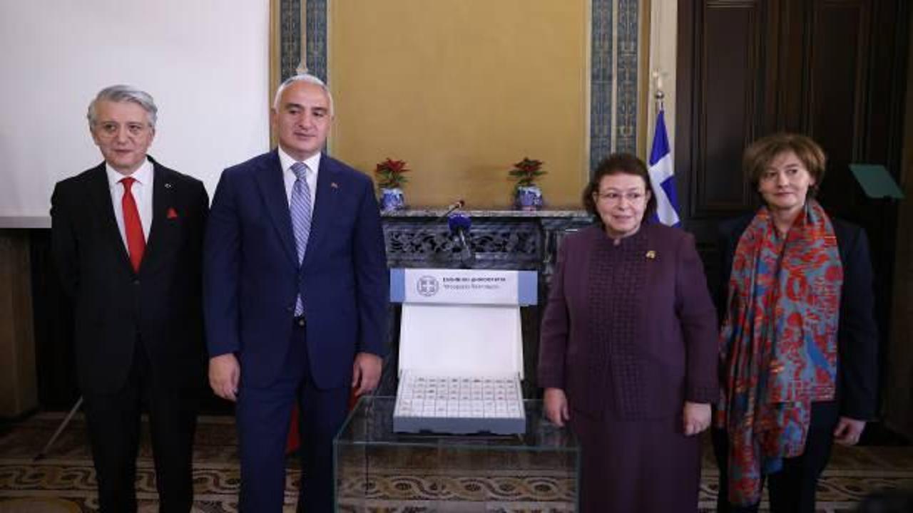 Yunanistan Türkiye'ye ait bin 55 adet sikkeyi iade etti!