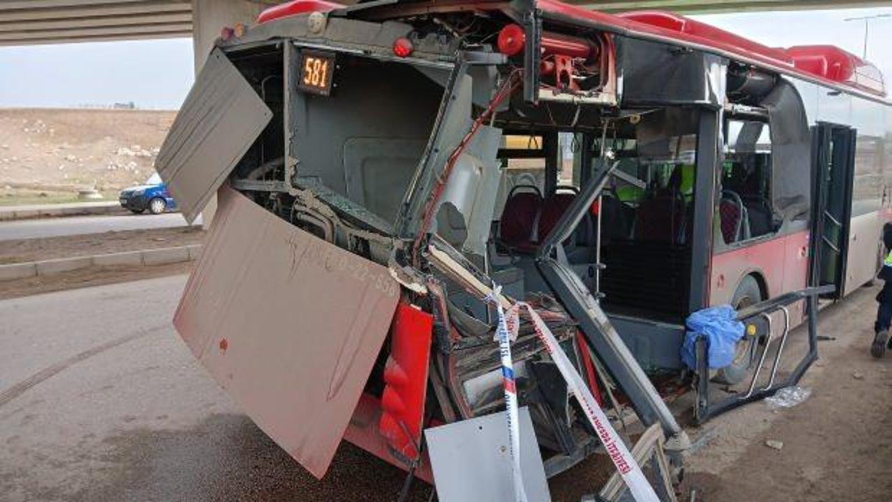 Ankara'da feci kaza! Belediye otobüsü TIR'la çarpıştı: 1 yolcu öldü!