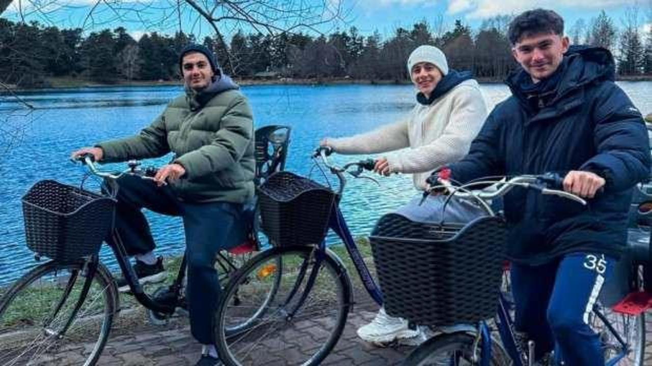 Arda G&uuml;ler, Bolu tatilinden fotoğraflar paylaştı