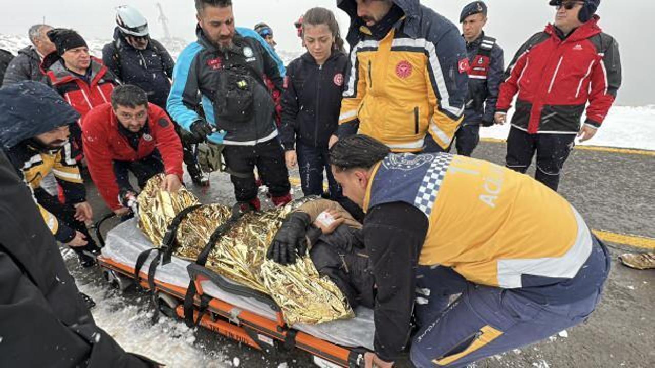 Hasan Dağı'nda fenalaşan dağcı kurtarıldı! AFAD'dan a&ccedil;ıklama