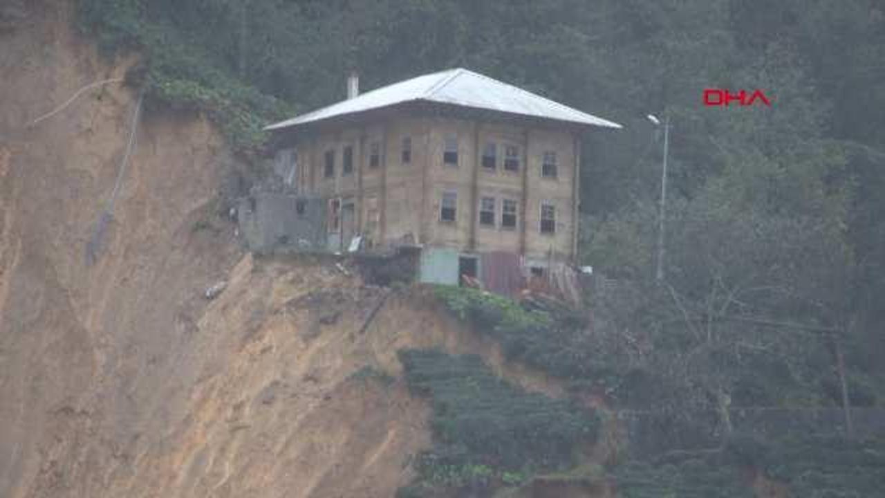 Rize'de heyelanlı yamaca riskli &lsquo;kestirme patika&rsquo;