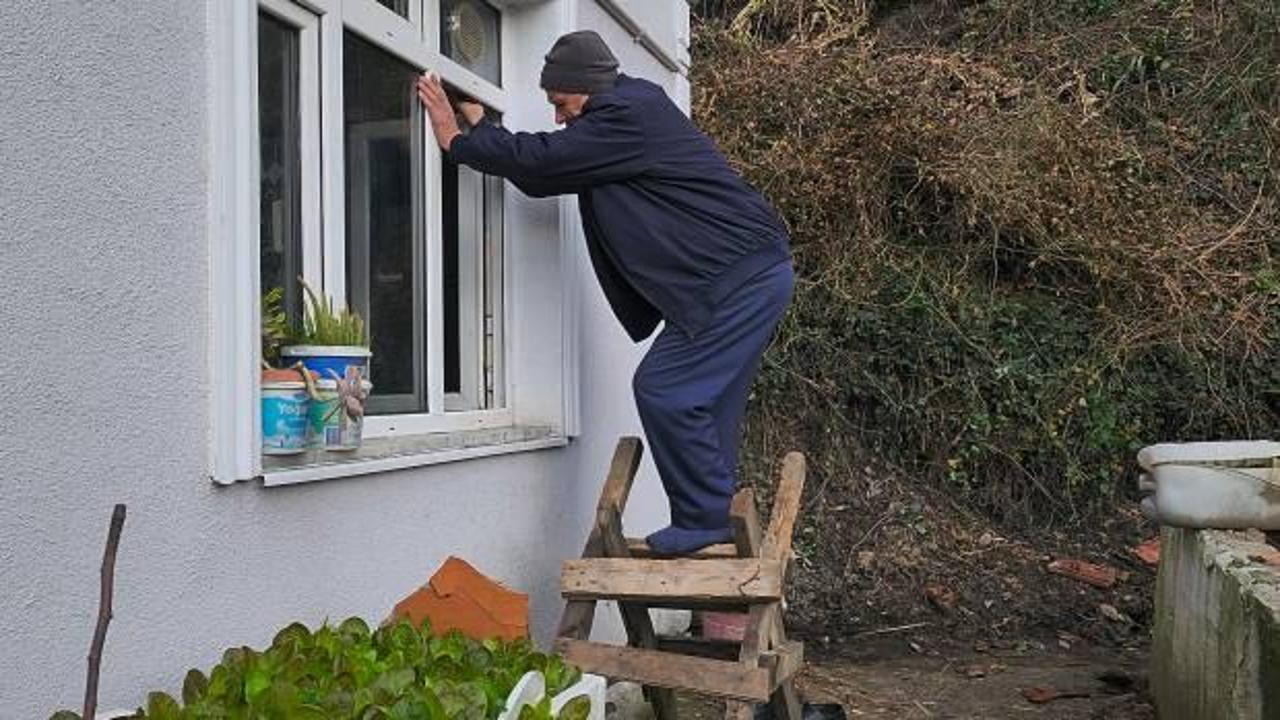 Yer: Zonguldak! Yaşlı &ccedil;ift evlerine pencereden girip &ccedil;ıkıyor
