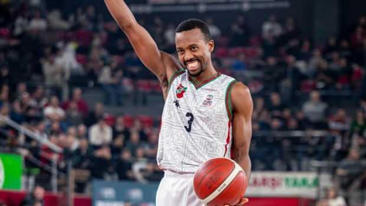 Basketbolda flaş transfer! Sözleşmesini feshedip Fenerbahçe ile anlaştı