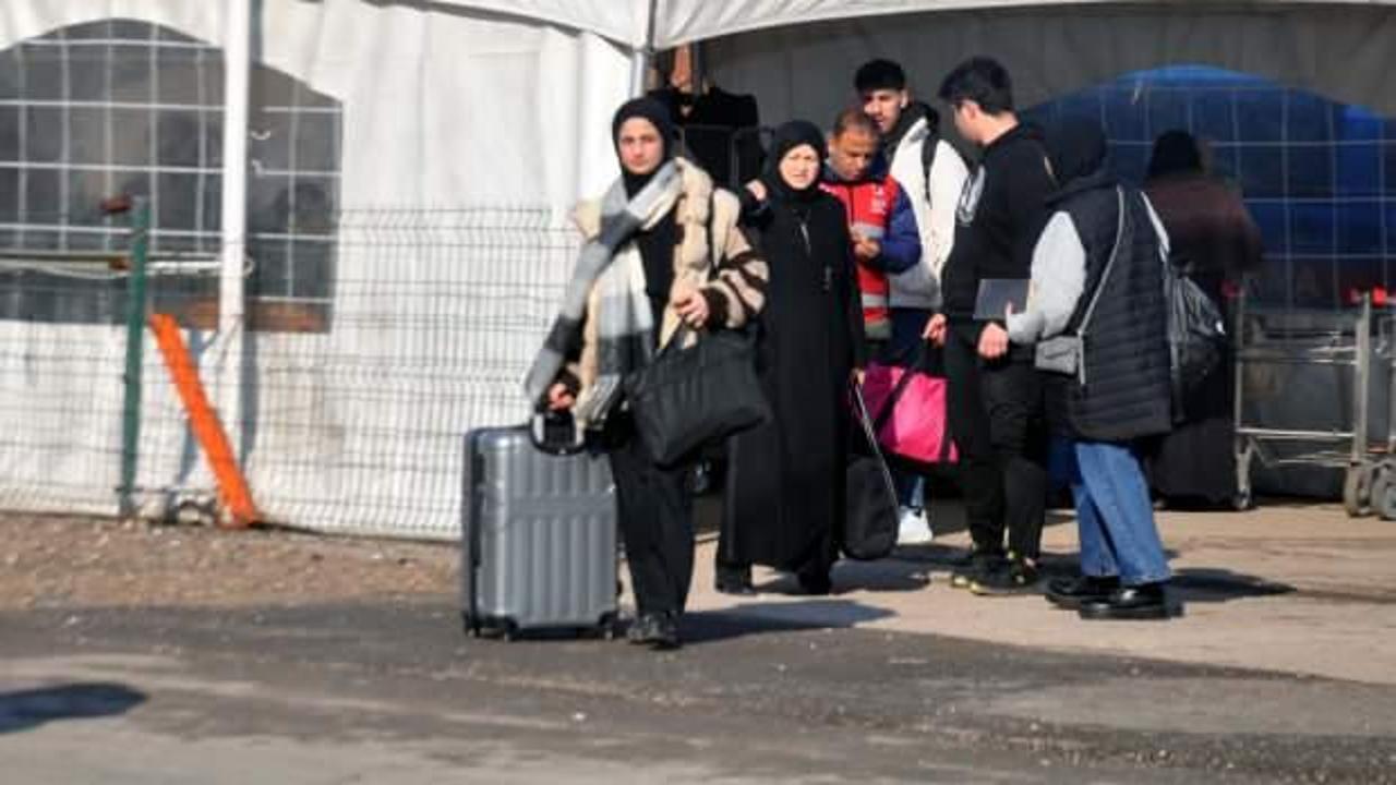 8 Aralık'tan bu yana ka&ccedil; Suriyeli &uuml;lkesine d&ouml;nd&uuml;! Dev rakam a&ccedil;ıklandı