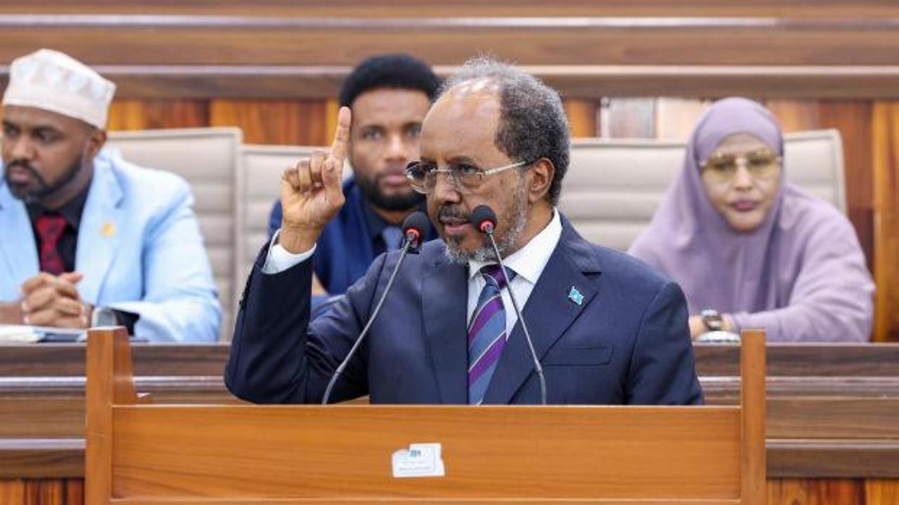 Cumhurbaşkanı Mahmud'dan Meclis'te kritik çağrı: 'Yabancıları topraklarınıza sokmayın'