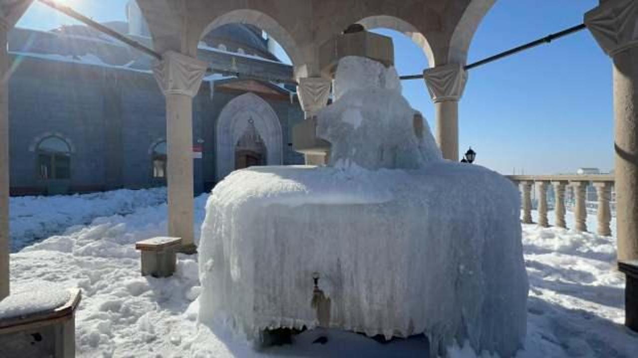 G&ouml;r&uuml;nt&uuml;ler Erzurum'dan: Camiye gelen cemaati şaşırtan manzara