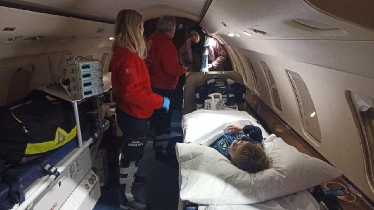 İlaç yetersizliğinden oğlunu kaybeden Gazzeli aile ambulans uçakla Türkiye’ye getiriliyor