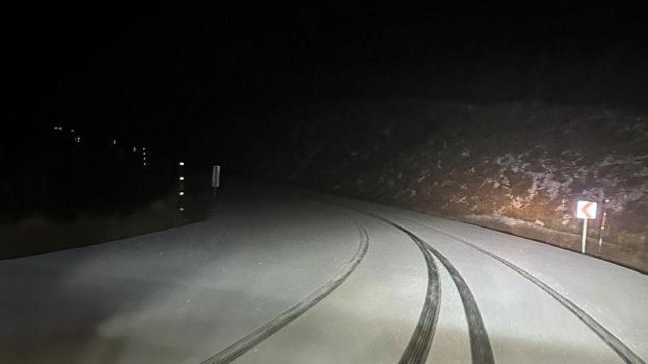 İzmir'e yılın ilk karı d&uuml;şt&uuml;