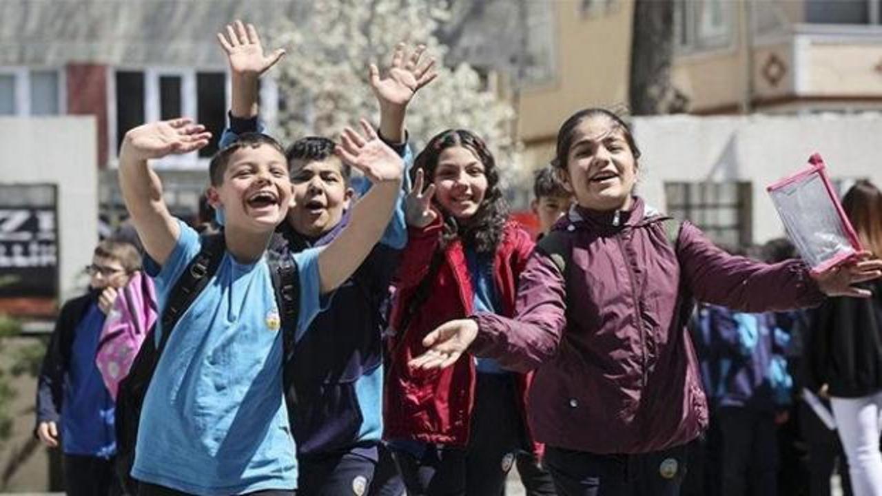 &Ouml;ğretmenlere ve &ouml;ğrencilere m&uuml;jde: 81 ilde tatil olacak