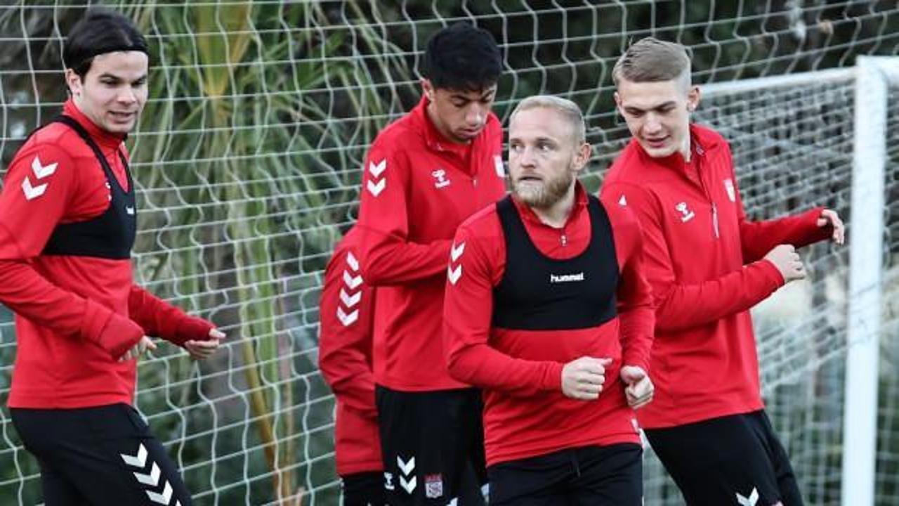 Sivasspor g&uuml;n&uuml; &ccedil;ift idmanla tamamladı