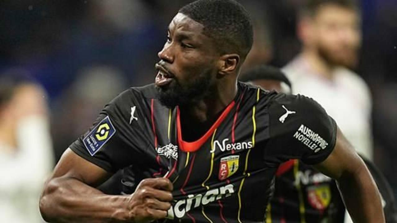 Fenerbah&ccedil;e'nin bitirme noktasına geldiği transferde Galatasaray hamlesi