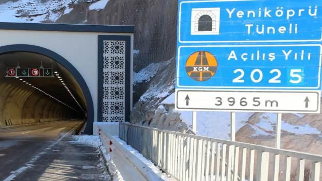 Hakkari-Y&uuml;ksekova yolundaki Yenik&ouml;pr&uuml; T&uuml;neli trafiğe a&ccedil;ıldı
