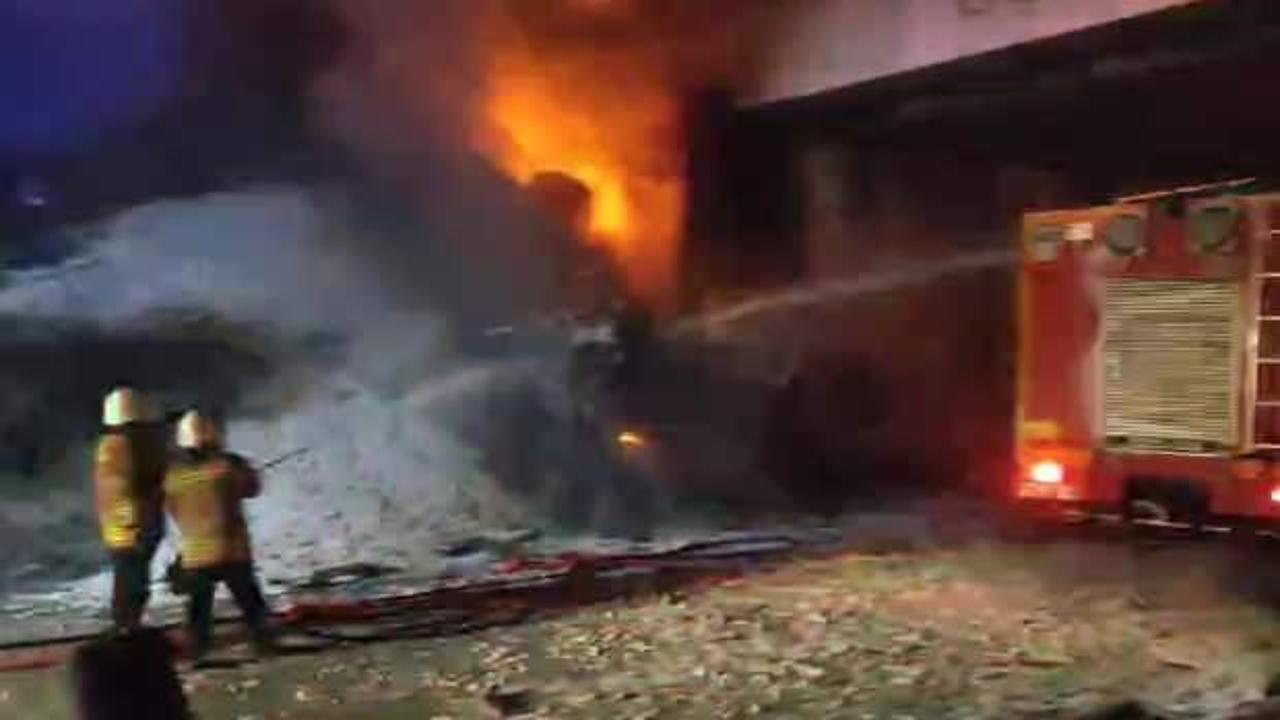 Hatay'da feci kaza: Tır sürücüsü yanarak can verdi! 