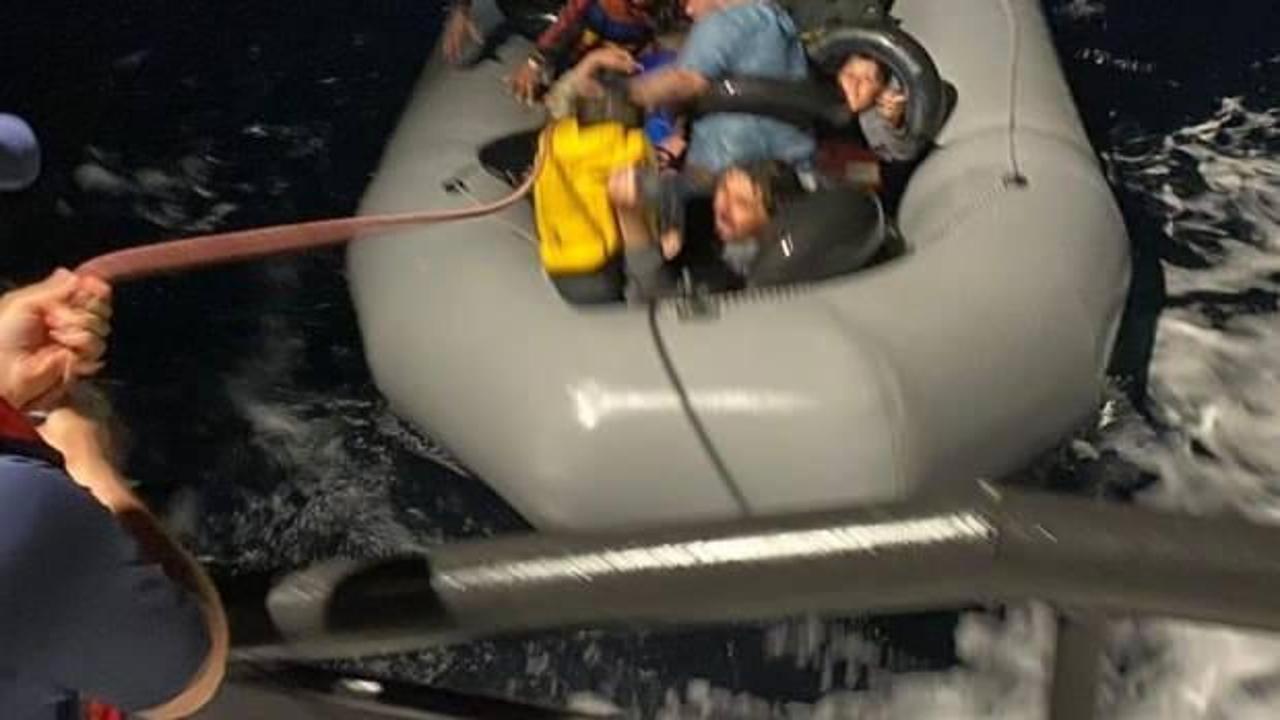 İzmir'de 32 d&uuml;zensiz g&ouml;&ccedil;men yakalandı