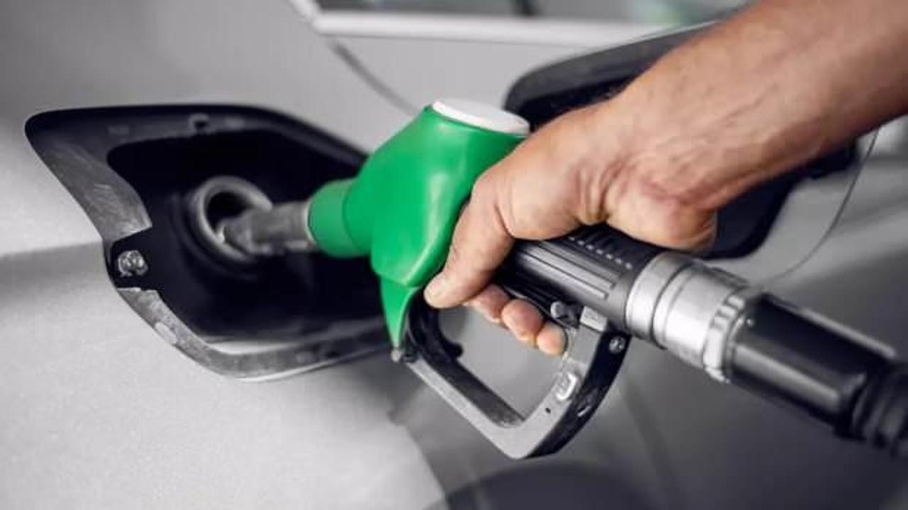 Petrol fiyatları y&uuml;kseldi, motorine zam geldi, fiyatlar g&uuml;ncellendi!