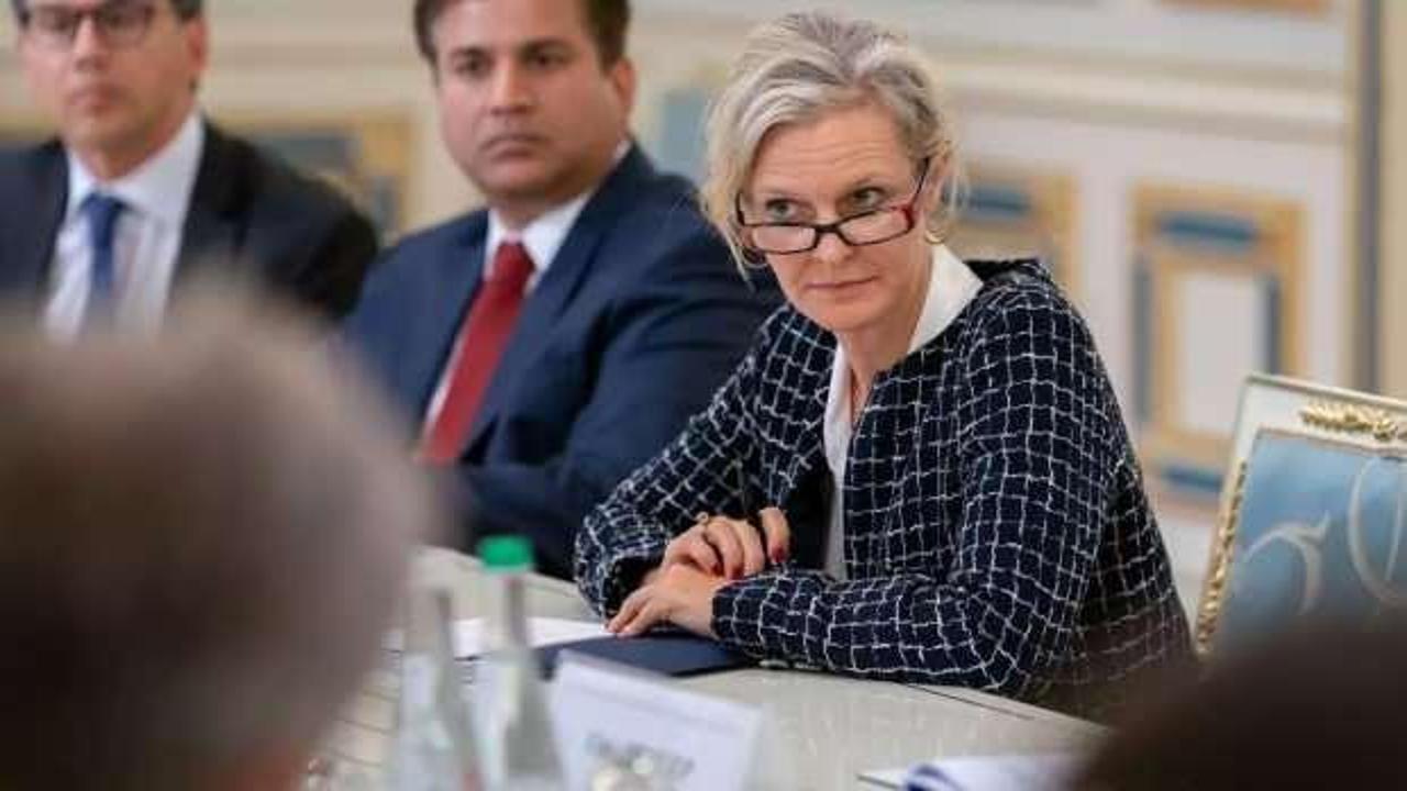 Schloemer'den &ouml;vg&uuml; dolu s&ouml;zler: T&uuml;rkiye herhangi bir &uuml;lke değil