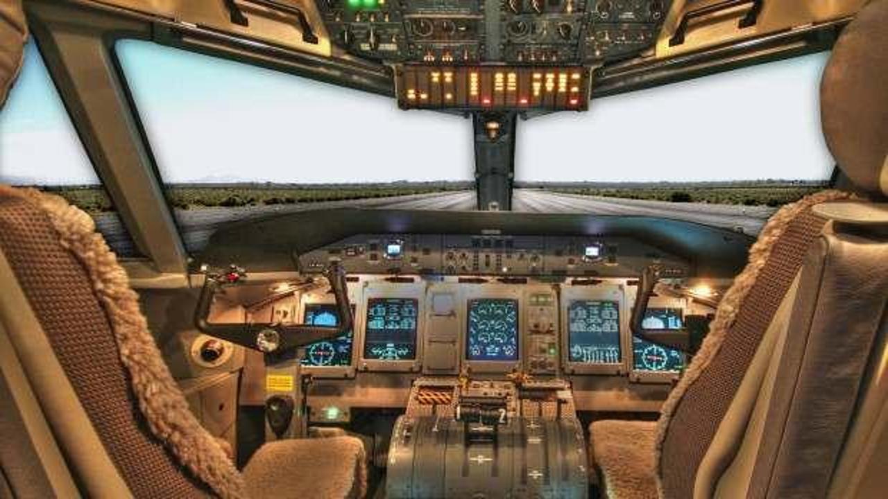 İstanbul'dan havalanan u&ccedil;akta erken doğum: Bebek kurtarılamadı