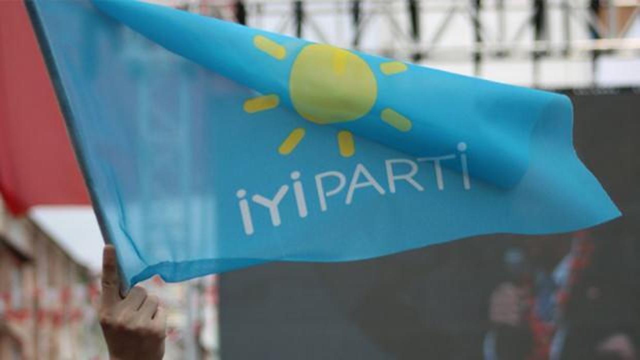 İYİ Parti teşkilatı istifa etti, 38 kişi MHP'ye geçti!