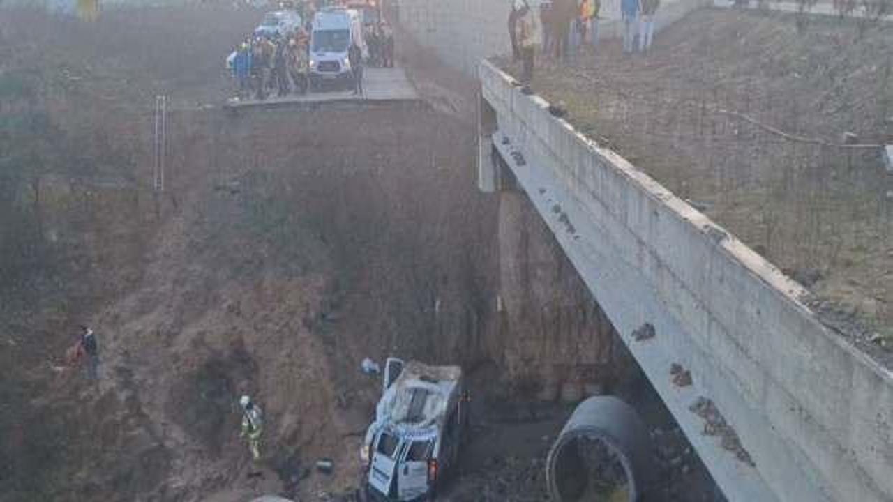 Tuzla'da servis minibüsü şarampole yuvarlandı: Ölü ve yaralılar var