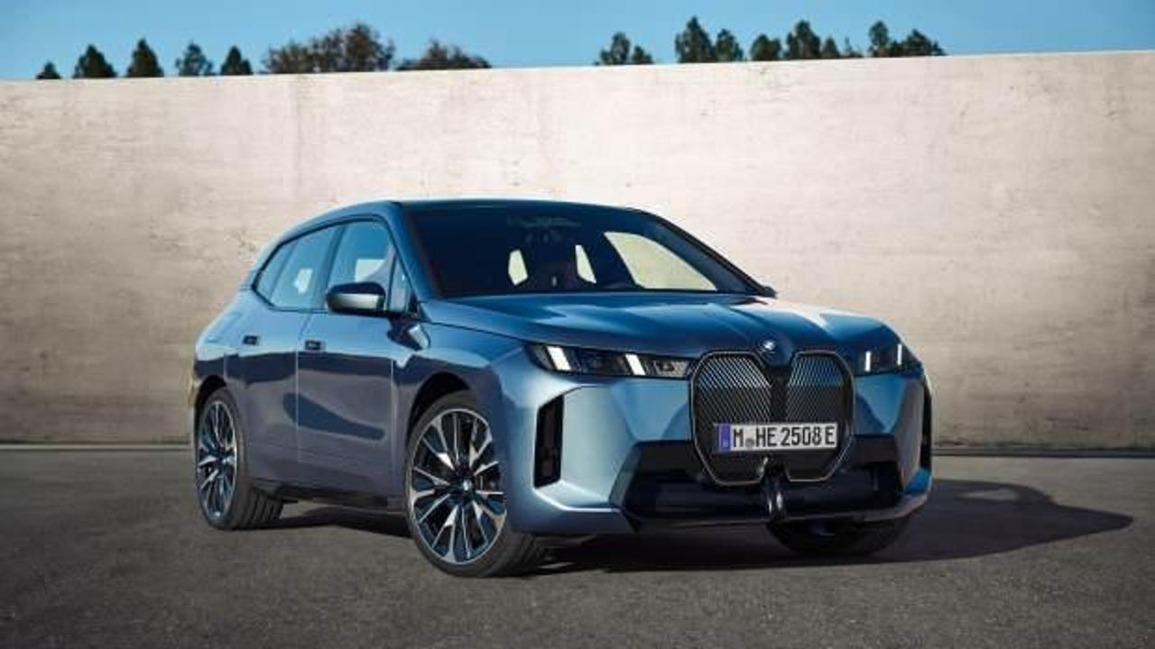 2025 BMW iX: Elektrikli lüksün yeni yüzü tanıtıldı!