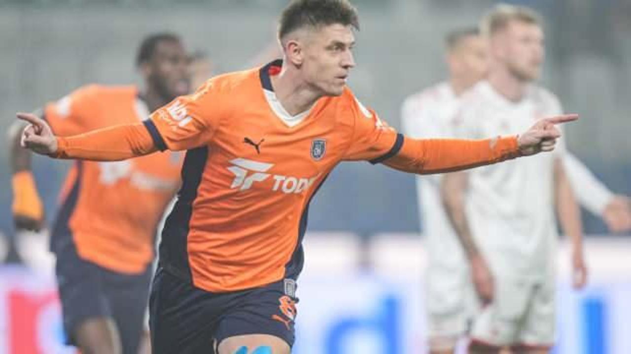 Başakşehir&rsquo;e 3 puan Piatek&rsquo;ten!