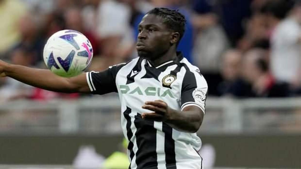 Galatasaray'ın g&uuml;ndemindeki Ebosele Başakşehir'de