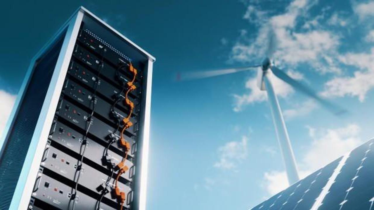 Petrol yetmeyince rotayı T&uuml;rkiye'ye &ccedil;evirdiler