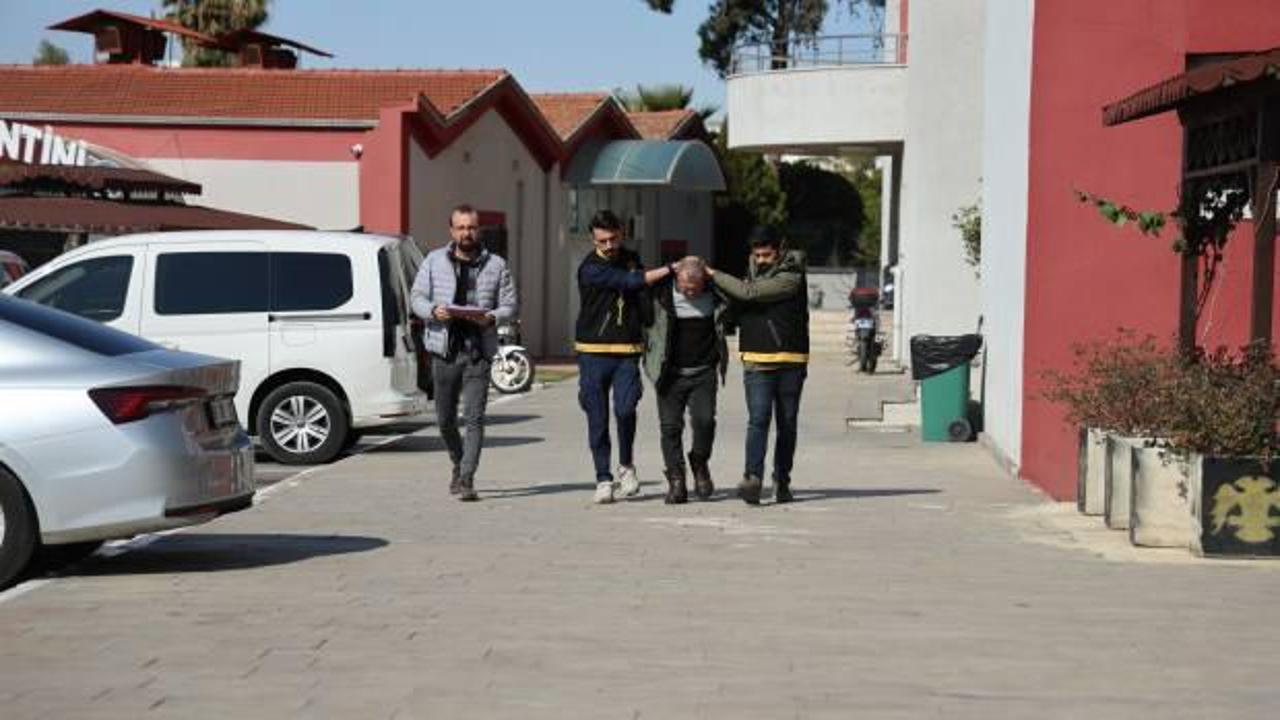 Adana'da pompalı t&uuml;fek dehşeti: Konuşmaya &ccedil;ağırdığı arkadaşını &ouml;ld&uuml;rd&uuml;!