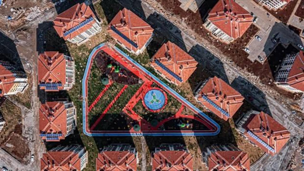 Deprem b&ouml;lgesinde ulaştırma ve haberleşme yatırımları hız kesmiyor