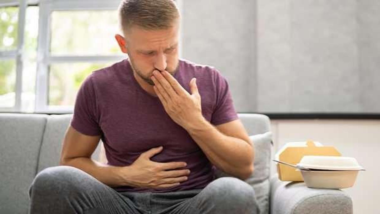 Devamlı mide ekşimesi yaşayanlar dikkat! Yemek borusu kanserinde bu belirtiler g&ouml;r&uuml;l&uuml;yor