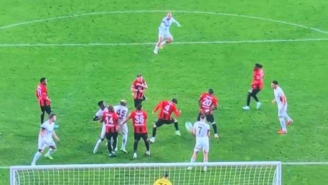 Gaziantep FK-Galatasaray! Tartışmalı pozisyonlar
