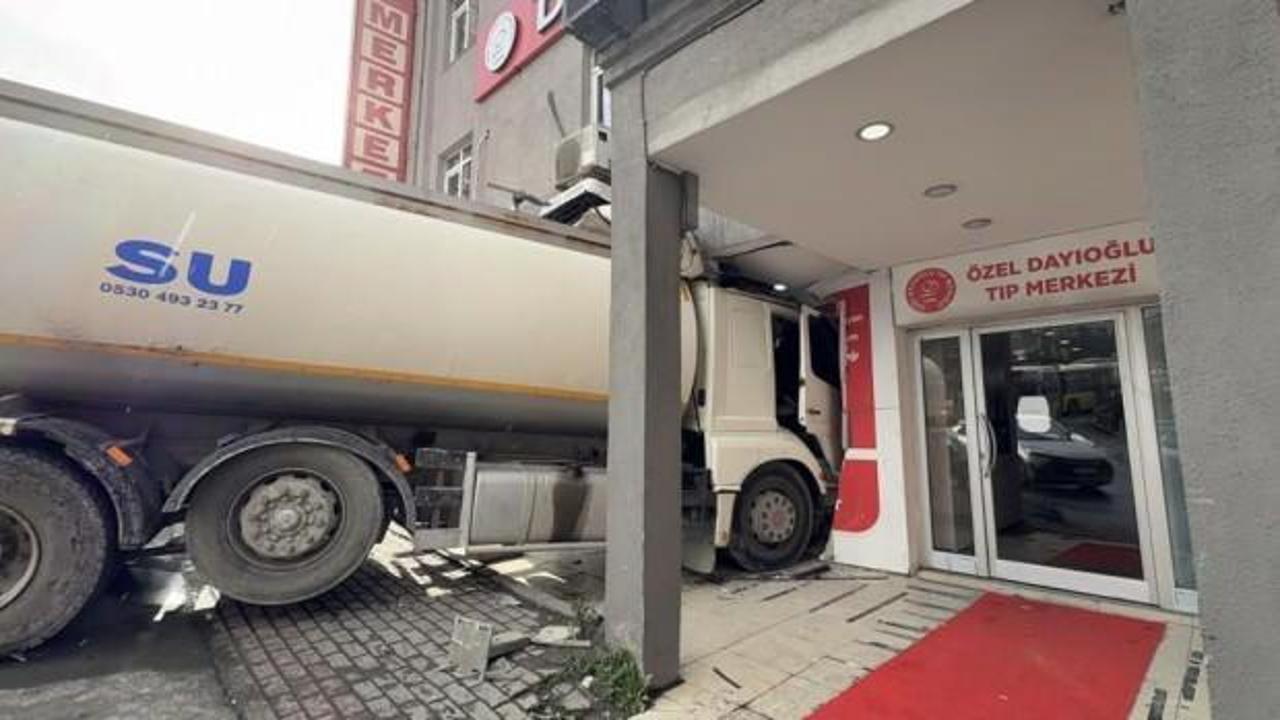 İstanbul&rsquo;da su tankeri, tıp merkezine girdi