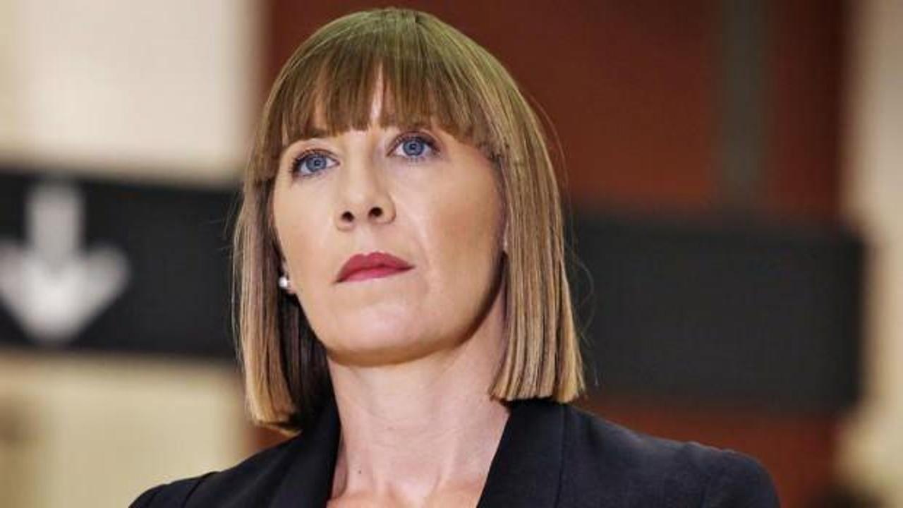 Makam aracıyla &ouml;ğle yemeğine gitti, ortalık karıştı! &Ouml;z&uuml;r dileyip istifa etti