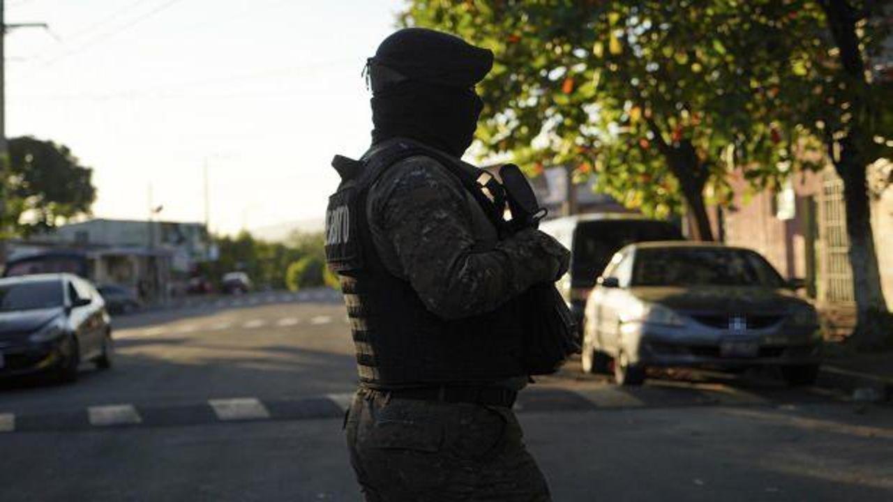 Bukele&rsquo;den Trump&rsquo;a ilgin&ccedil; teklif! T&uuml;m su&ccedil;lu g&ouml;&ccedil;menleri kabul edecek!