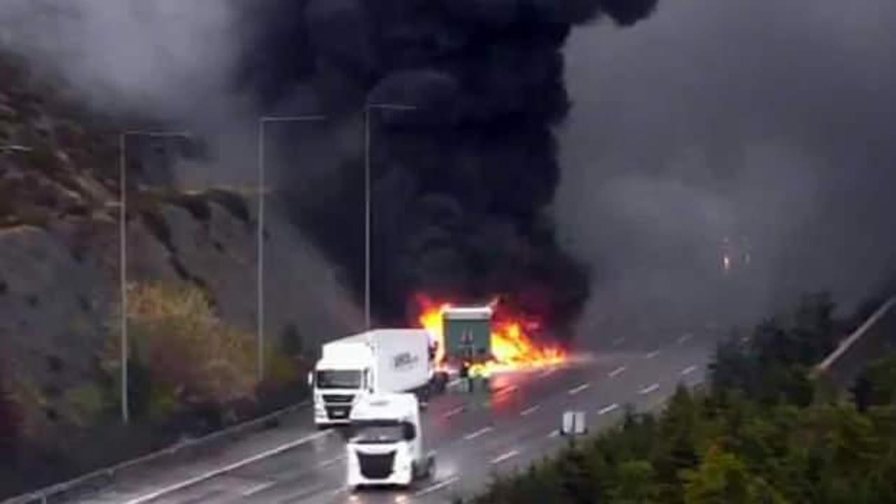 Yavuz Sultan Selim K&ouml;pr&uuml;s&uuml; &ccedil;ıkışında tır alev alev yandı!