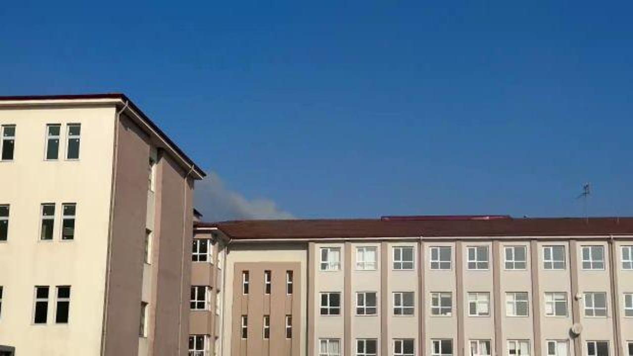 Arnavutk&ouml;y'de okulda yangın paniği: &Ouml;ğrenciler tahliye edildi!