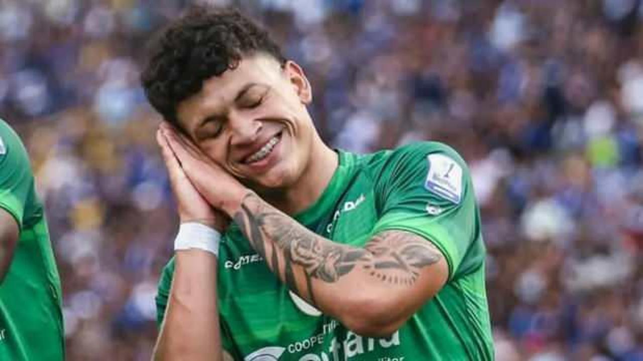 Beşiktaş'ın yeni gen&ccedil; yıldızı yetenekleriyle g&ouml;z kamaştırıyor!