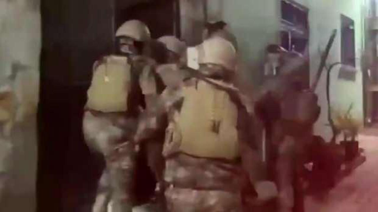 İzmir'de mali su&ccedil; &ouml;rg&uuml;tlerine operasyon: 23 g&ouml;zaltı