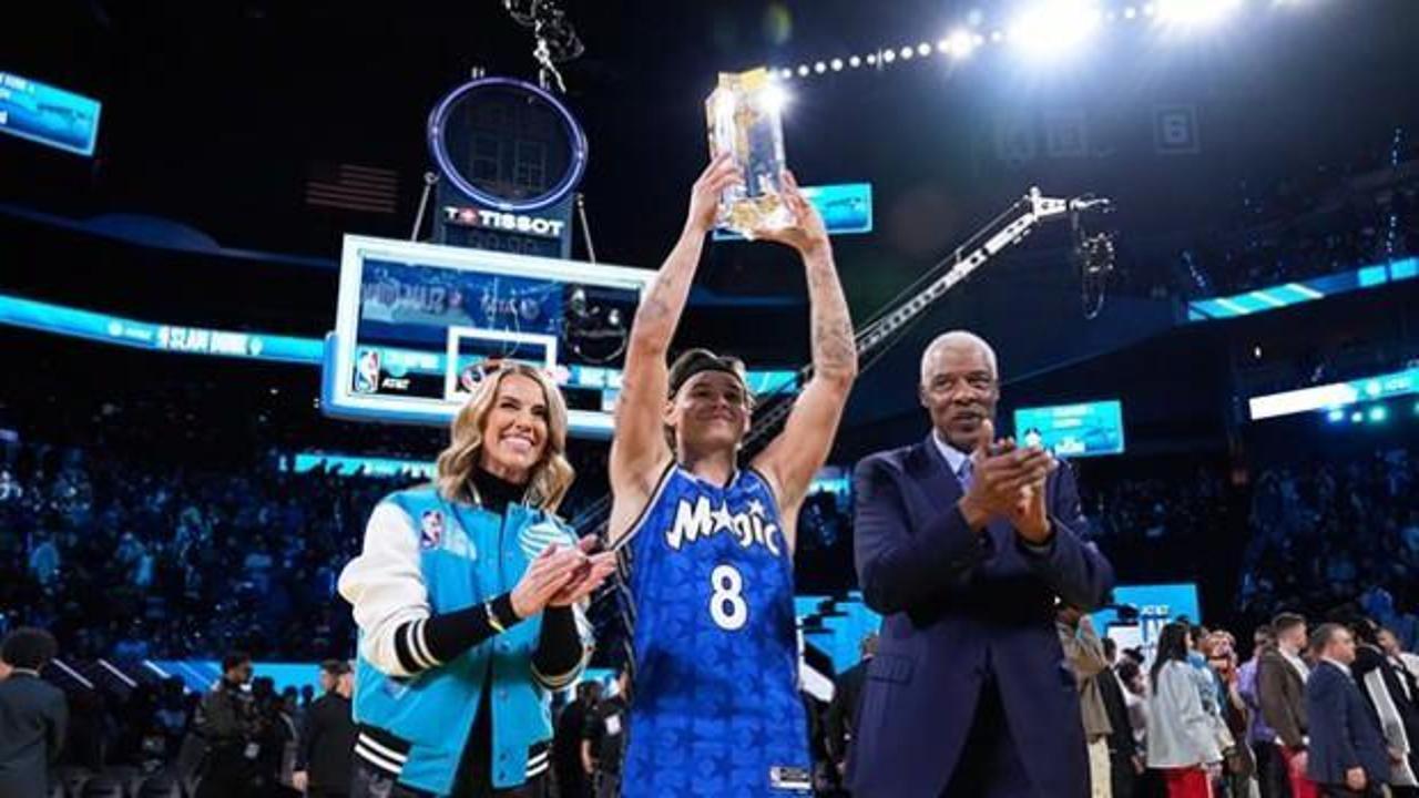 NBA All Star'da g&ouml;zlerin pasını silen sma&ccedil; performansı