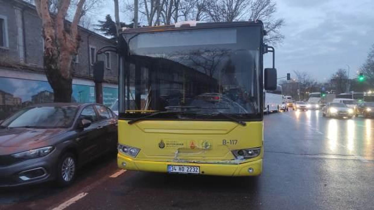 Şişli'de İETT otobüsü park halindeki otomobile çarptı: 2 yaralı