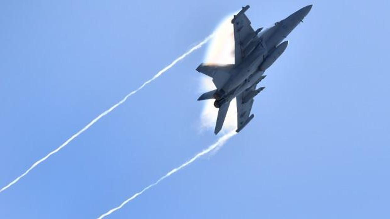 Son dakika: ABD'de askeri uçak düştü